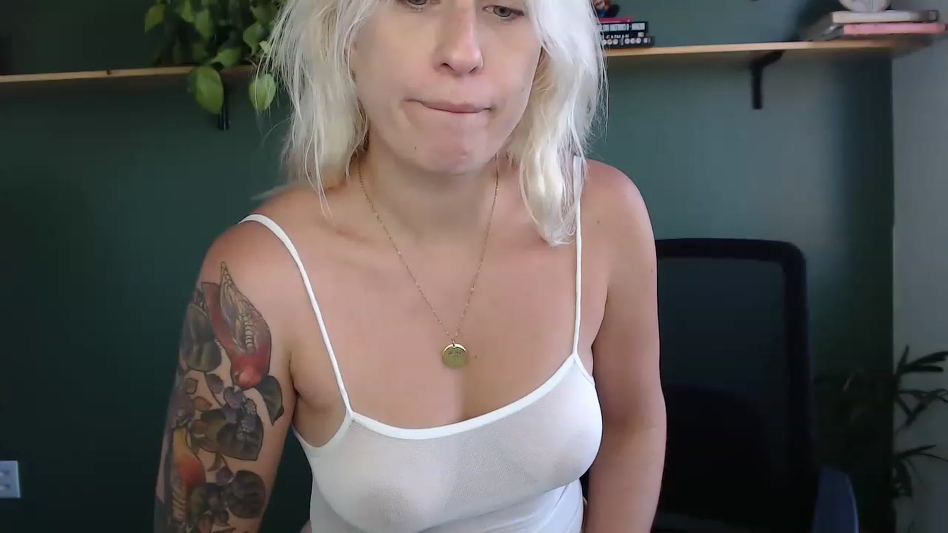 Gallery image thumbnail from Demmetria's myfreecams stream on, 03/16/2023, 17:18 image 3 of 20