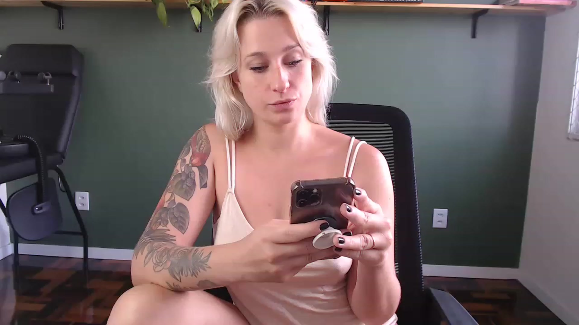 Gallery image thumbnail from Demmetria's myfreecams stream on, 03/31/2023, 17:55 image 20 of 20