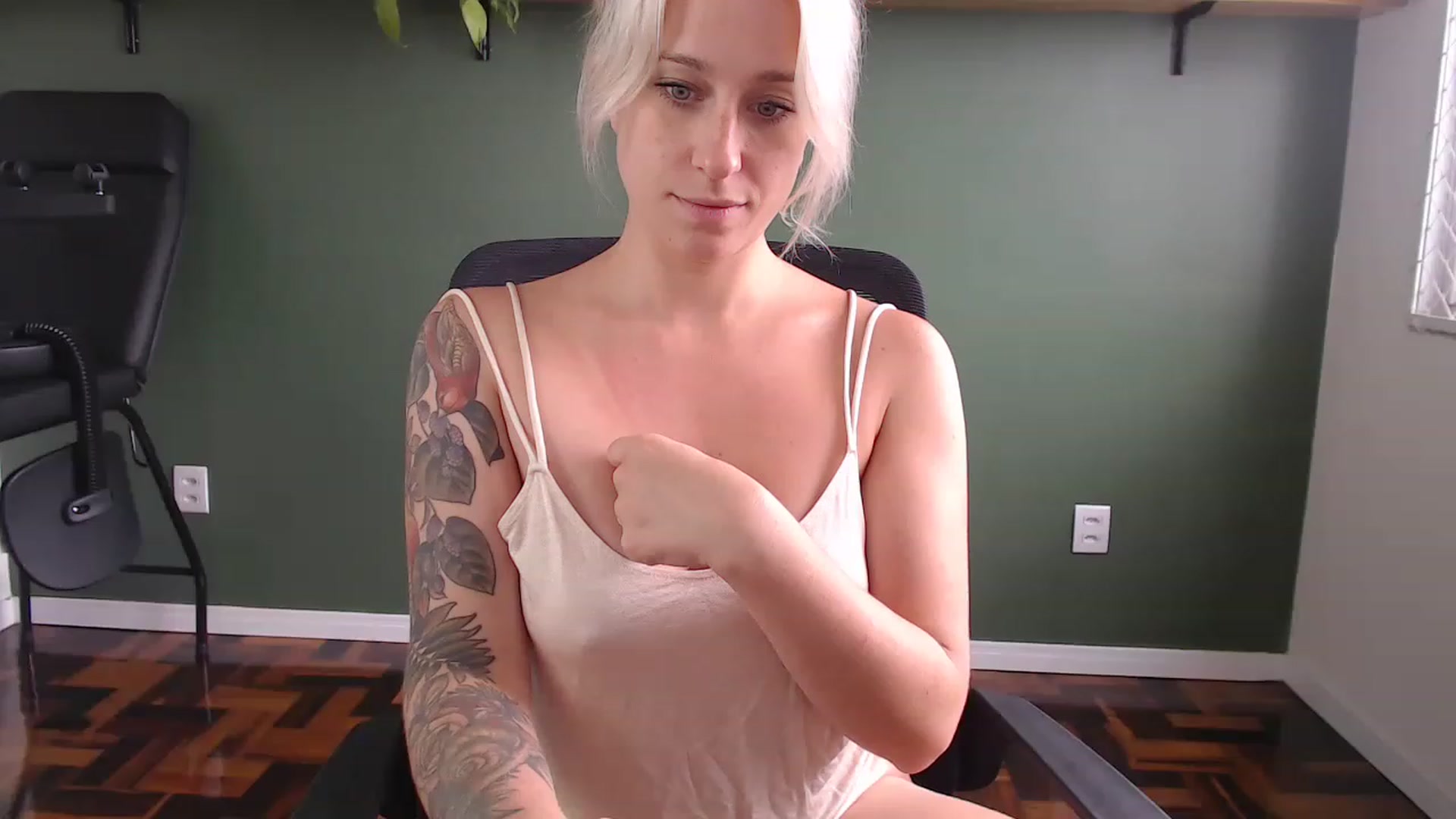 Gallery image thumbnail from Demmetria's myfreecams stream on, 03/31/2023, 19:18 image 2 of 20