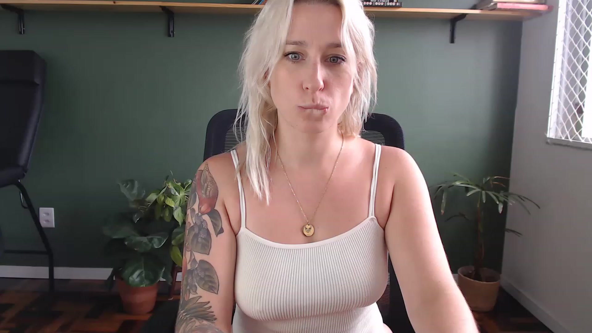 Gallery image thumbnail from Demmetria's myfreecams stream on, 04/05/2023, 18:08 image 2 of 20