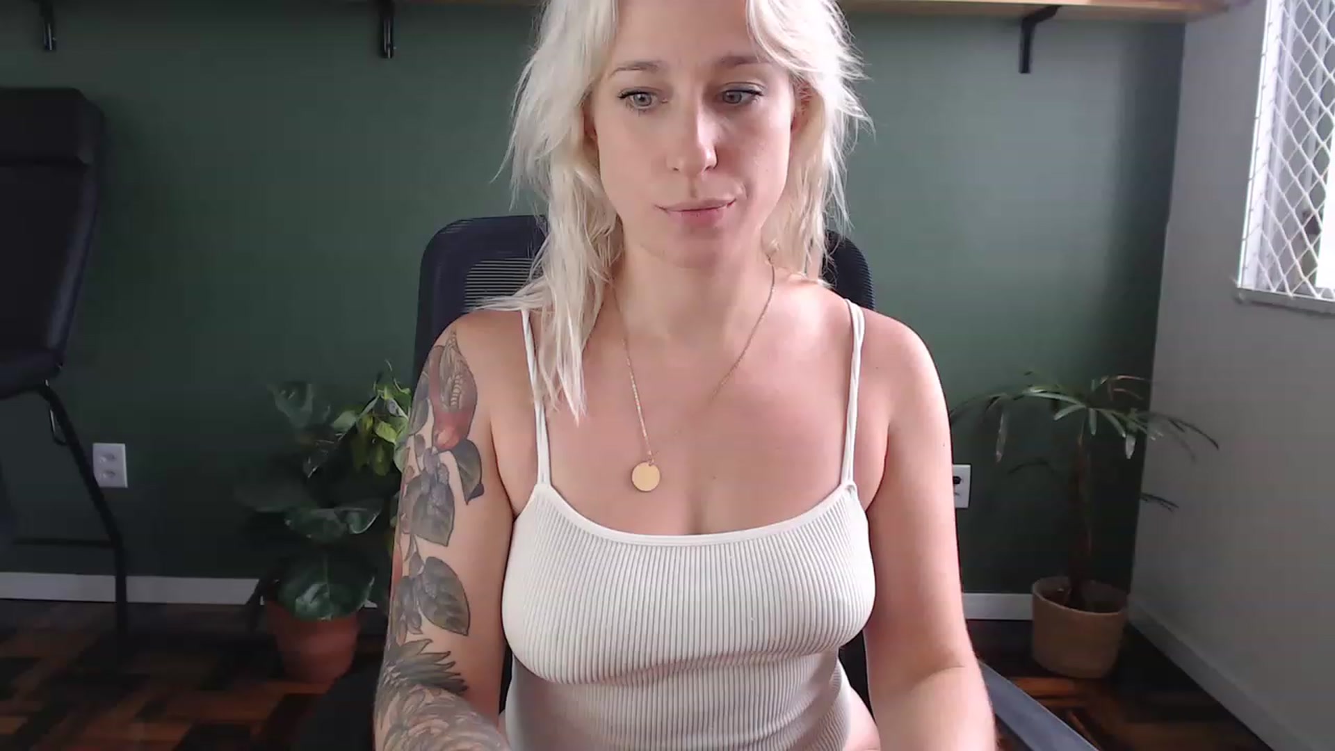 Gallery image thumbnail from Demmetria's myfreecams stream on, 04/05/2023, 18:08 image 17 of 20