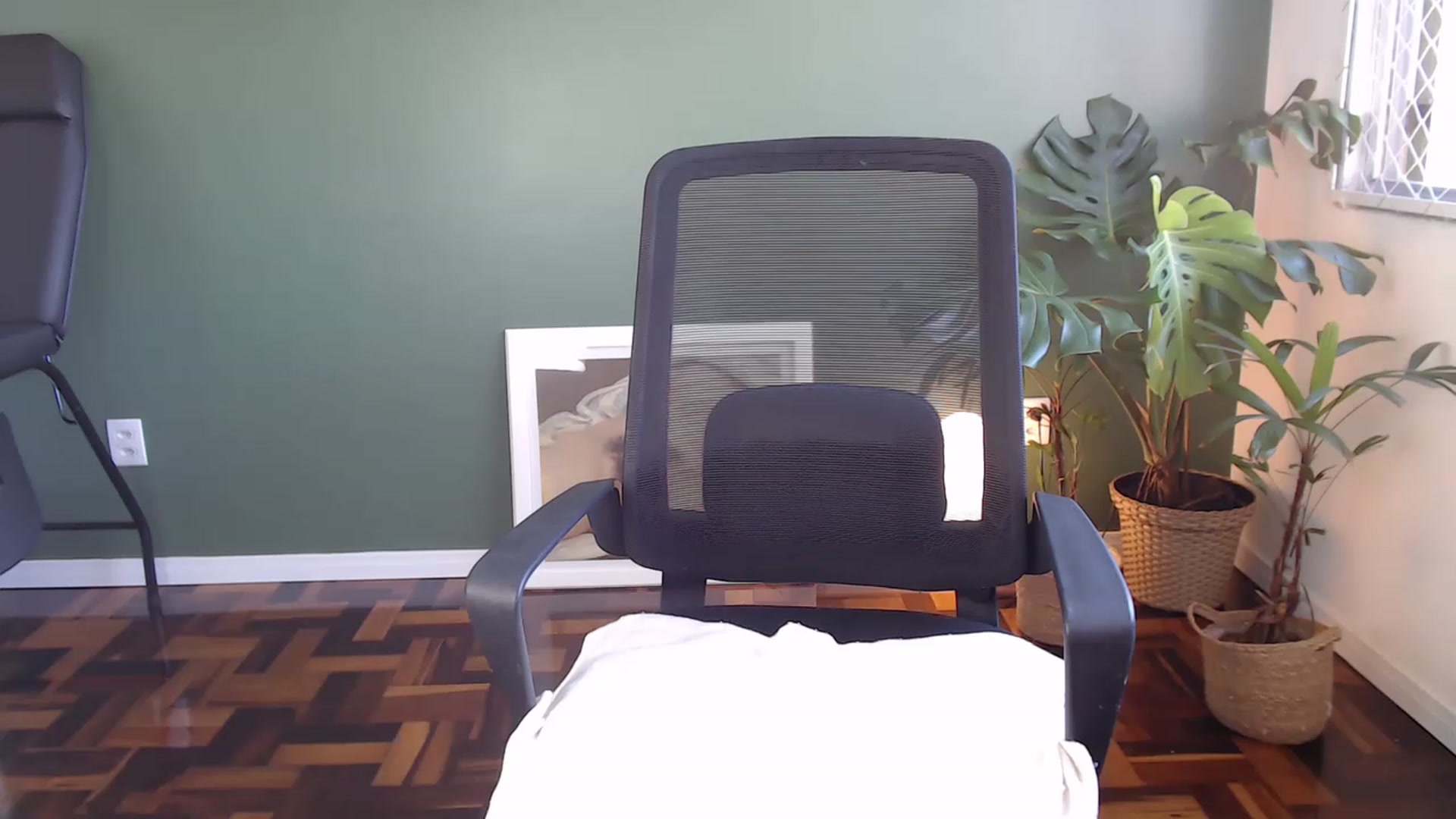 Gallery image thumbnail from Demmetria's myfreecams stream on, 04/18/2023, 18:41 image 5 of 20