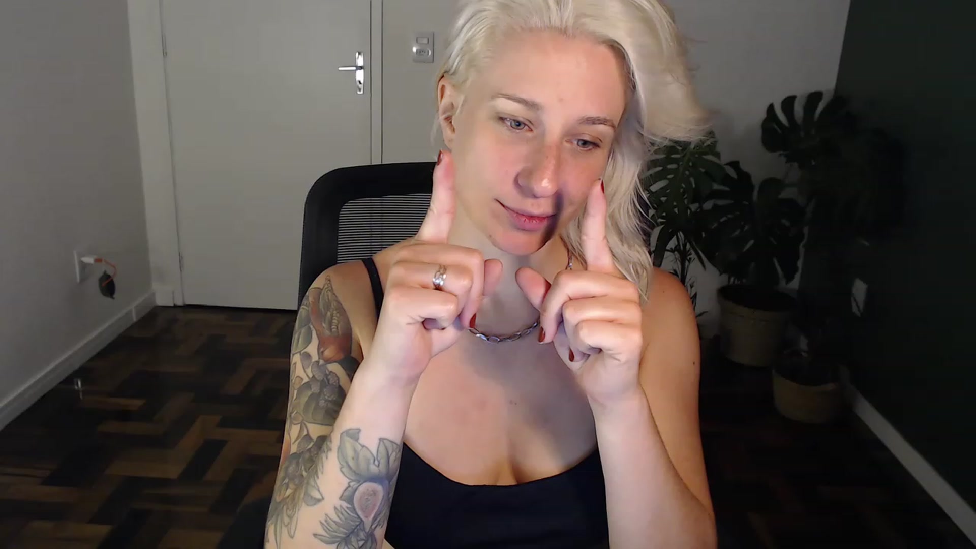 Gallery image thumbnail from Demmetria's myfreecams stream on, 05/18/2023, 23:40 image 9 of 20
