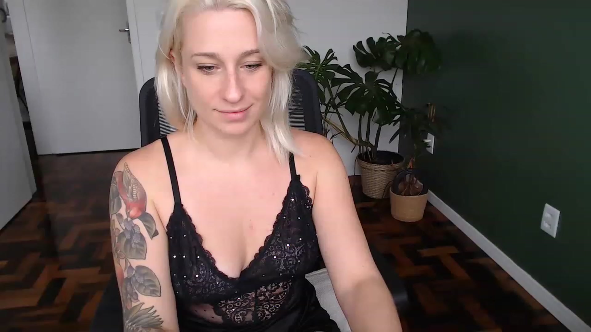 Gallery image thumbnail from Demmetria's myfreecams stream on, 05/26/2023, 18:55 image 6 of 20