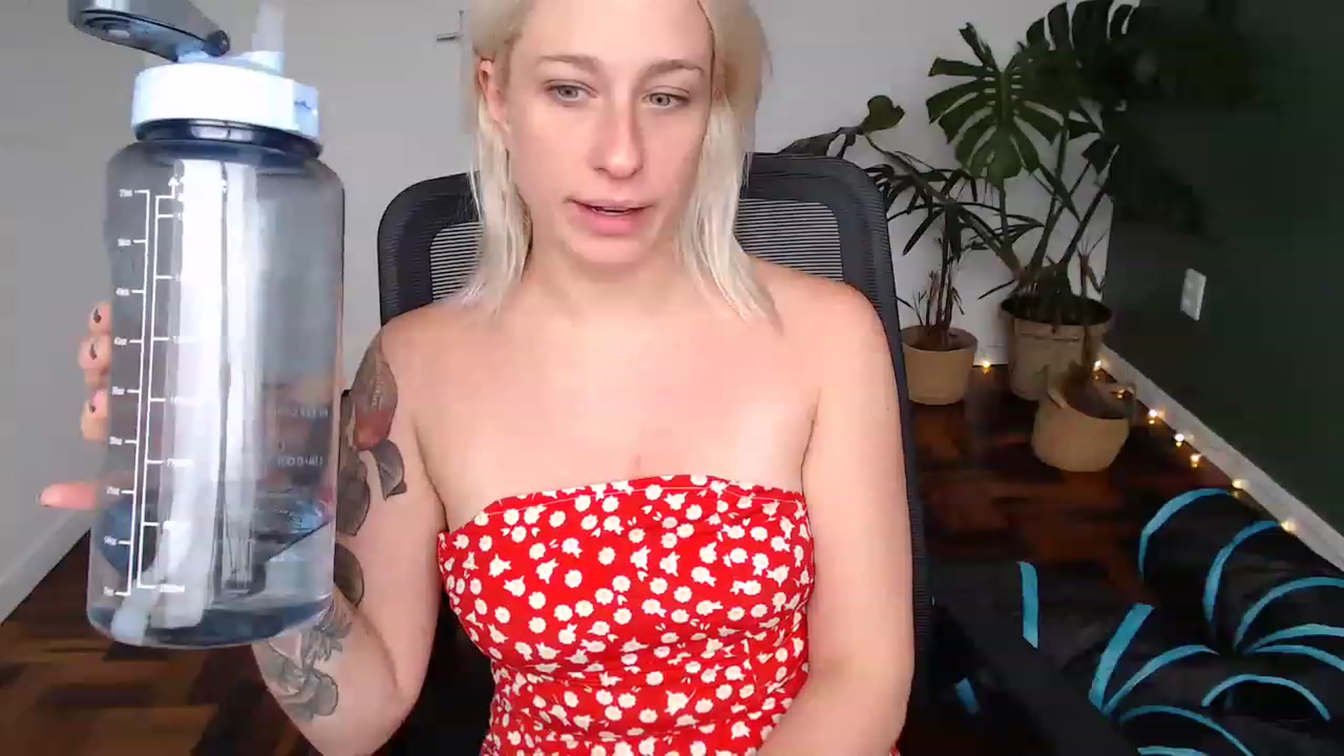 Gallery image thumbnail from Demmetria's myfreecams stream on, 06/05/2023, 17:43 image 1 of 20