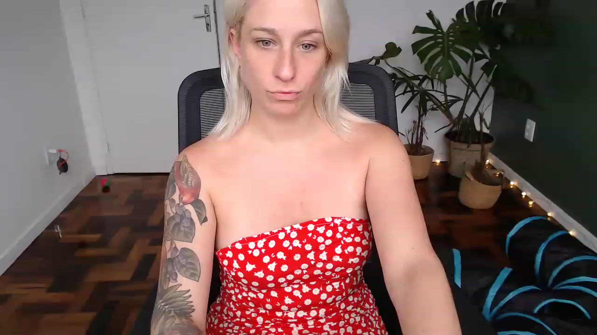 Gallery image thumbnail from Demmetria's myfreecams stream on, 06/05/2023, 17:43 image 7 of 20