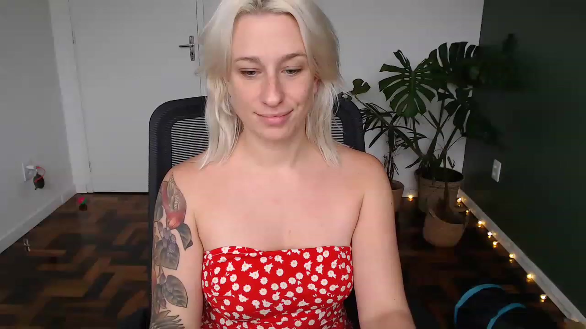 Gallery image thumbnail from Demmetria's myfreecams stream on, 06/05/2023, 19:25 image 14 of 20