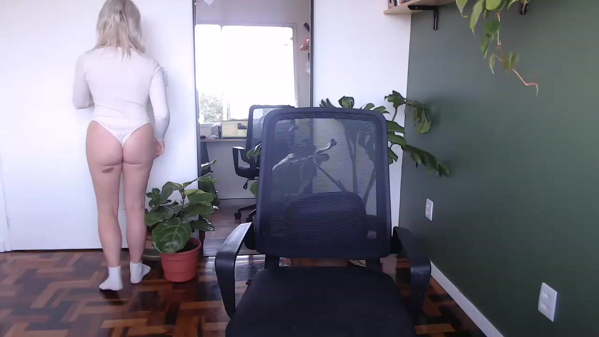 Gallery image thumbnail from Demmetria's myfreecams stream on, 06/19/2023, 17:34 image 13 of 20