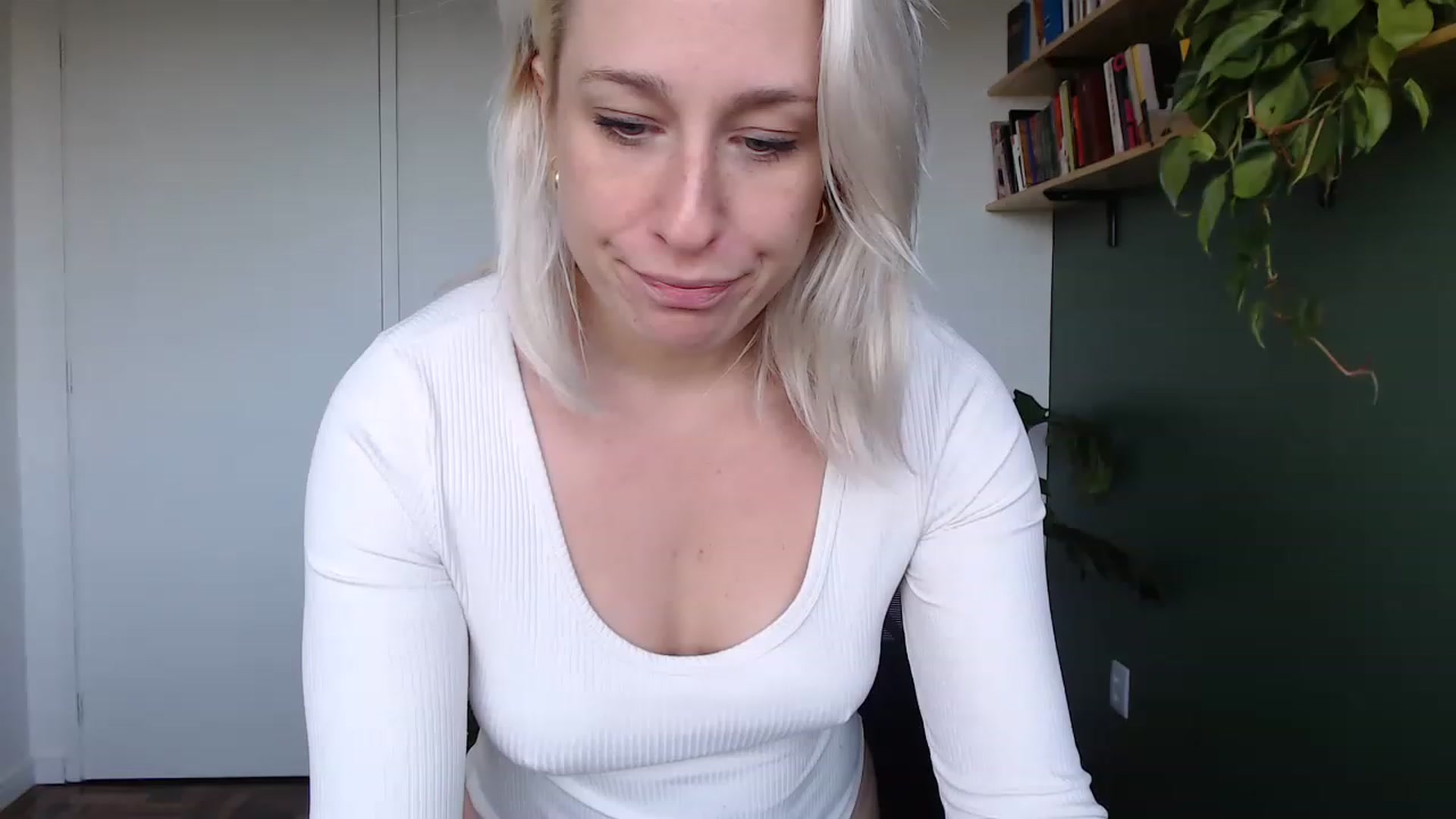 Gallery image thumbnail from Demmetria's myfreecams stream on, 06/19/2023, 17:34 image 20 of 20