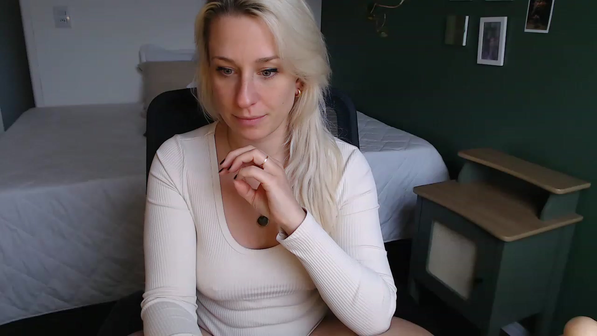 Gallery image thumbnail from Demmetria's myfreecams stream on, 07/13/2023, 18:22 image 6 of 20