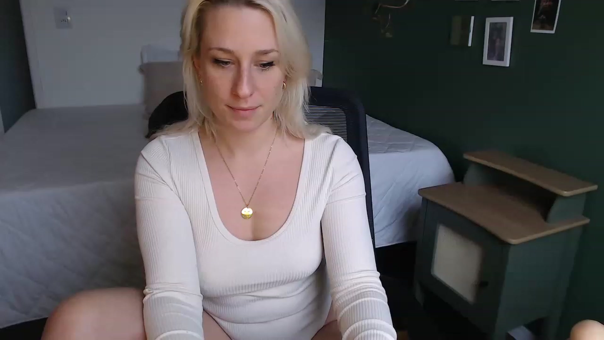Gallery image thumbnail from Demmetria's myfreecams stream on, 07/13/2023, 18:22 image 10 of 20