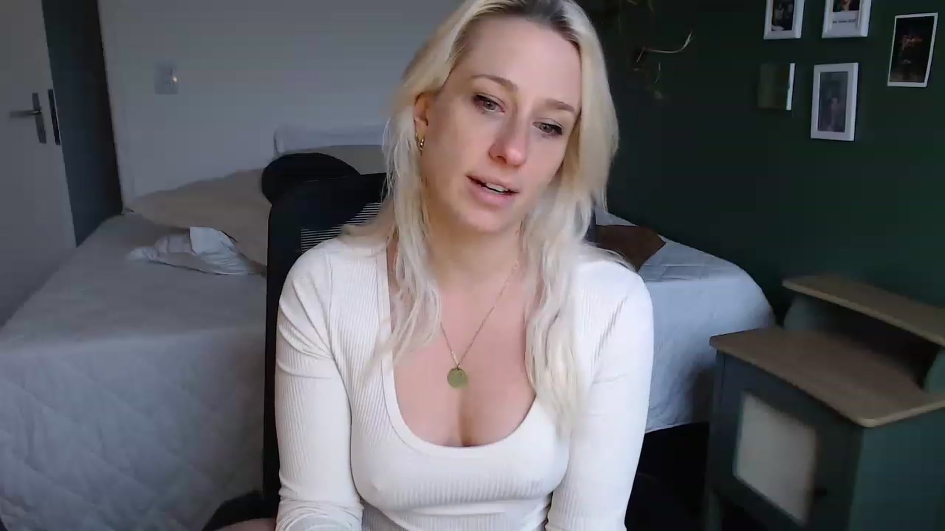 Gallery image thumbnail from Demmetria's myfreecams stream on, 07/13/2023, 19:15 image 4 of 20