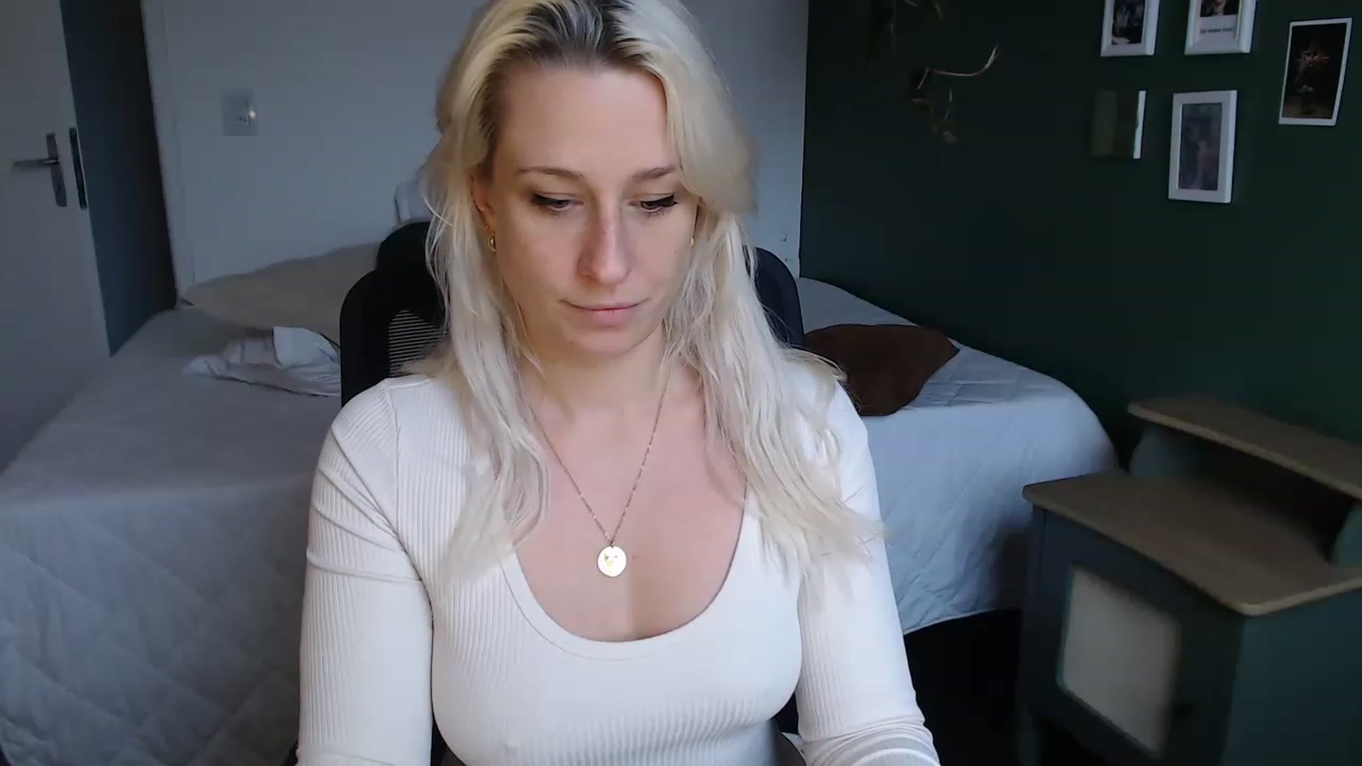 Gallery image thumbnail from Demmetria's myfreecams stream on, 07/13/2023, 19:15 image 9 of 20