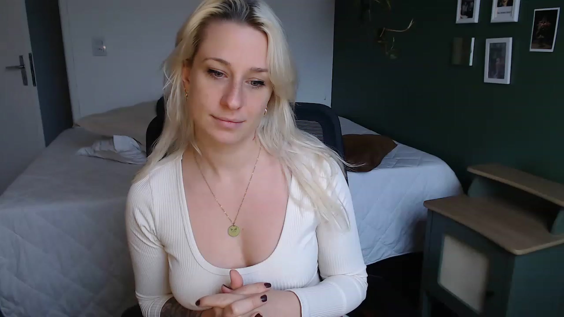 Gallery image thumbnail from Demmetria's myfreecams stream on, 07/13/2023, 19:15 image 8 of 20