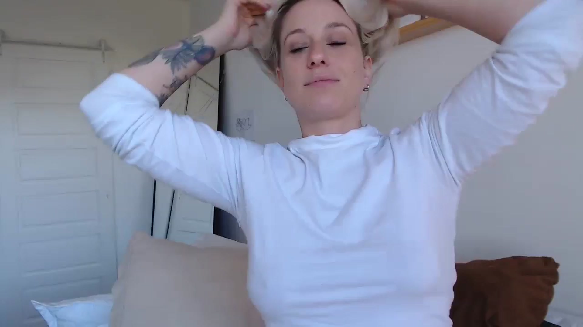 Gallery image thumbnail from Demmetria's myfreecams stream on, 08/14/2023, 18:26 image 16 of 20