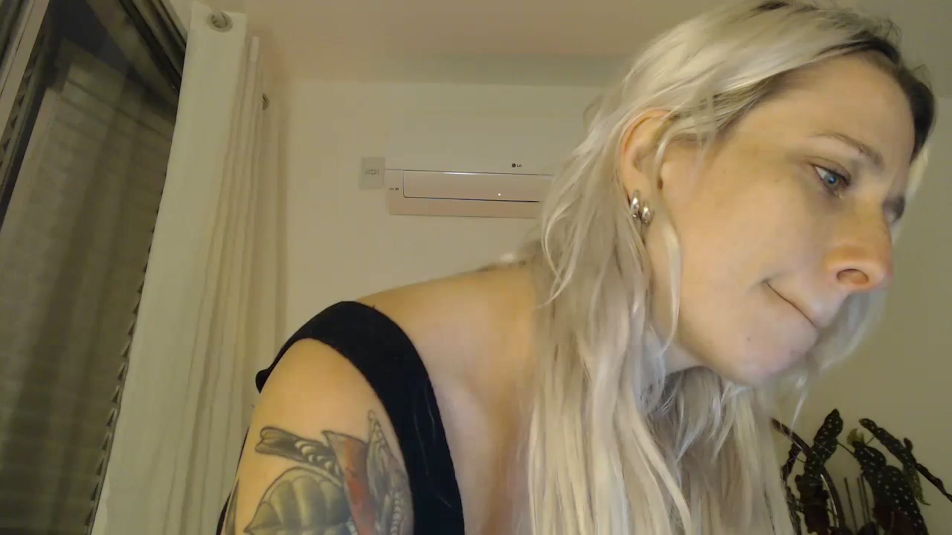 Gallery image thumbnail from Demmetria's myfreecams stream on, 09/12/2023, 21:48 image 20 of 20