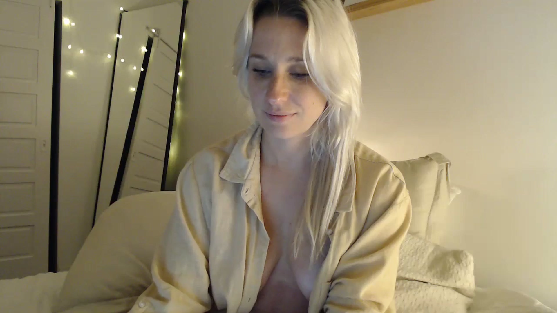 Gallery image thumbnail from Demmetria's myfreecams stream on, 09/15/2023, 23:51 image 16 of 20
