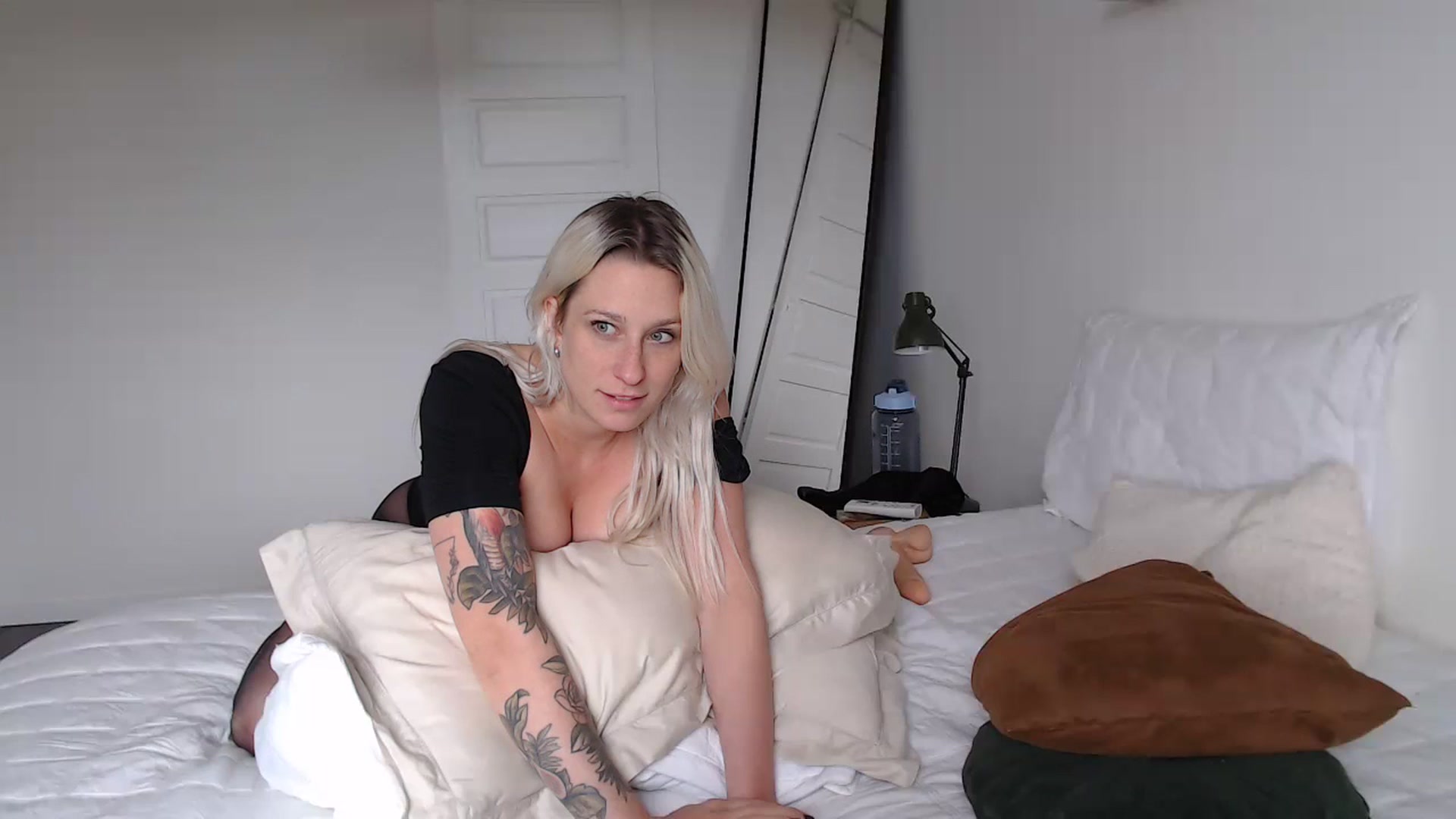 Gallery image thumbnail from Demmetria's myfreecams stream on, 09/27/2023, 18:01 image 9 of 20