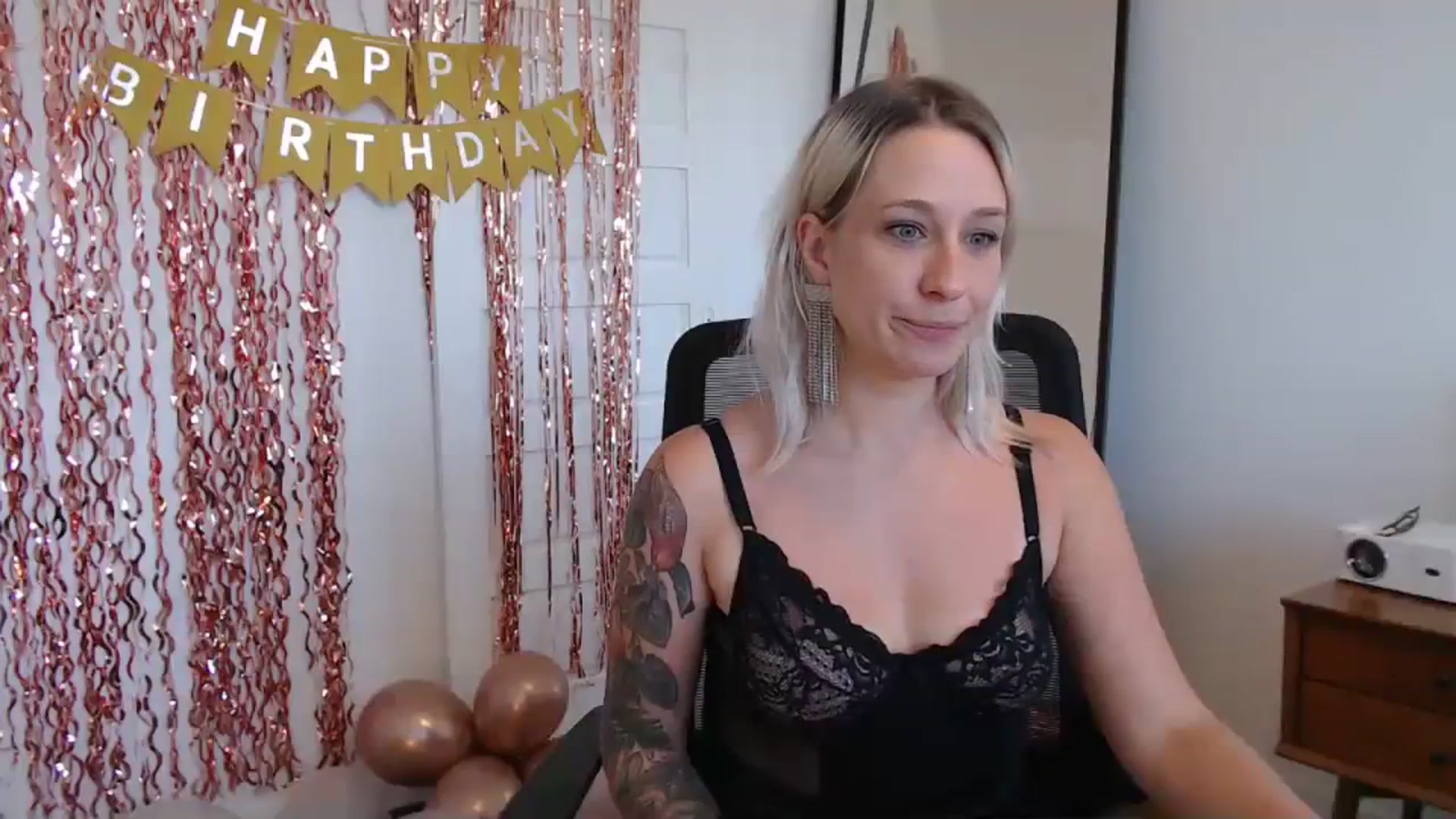Gallery image thumbnail from Demmetria's myfreecams stream on, 11/16/2023, 19:55 image 11 of 20