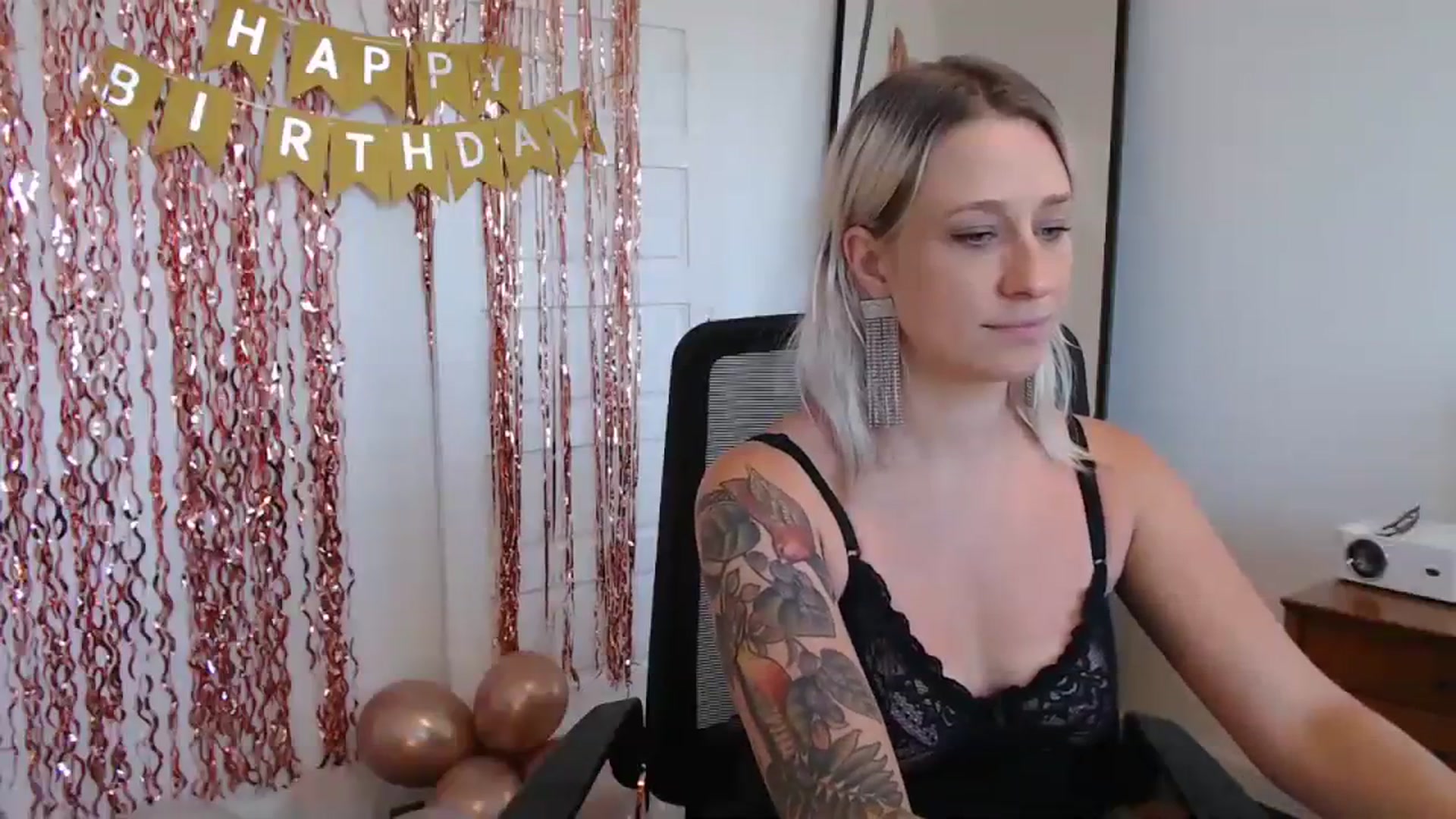 Gallery image thumbnail from Demmetria's myfreecams stream on, 11/16/2023, 19:55 image 12 of 20