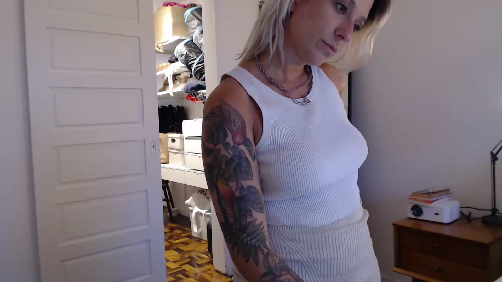 Gallery image thumbnail from Demmetria's myfreecams stream on, 12/18/2023, 22:25 image 10 of 20