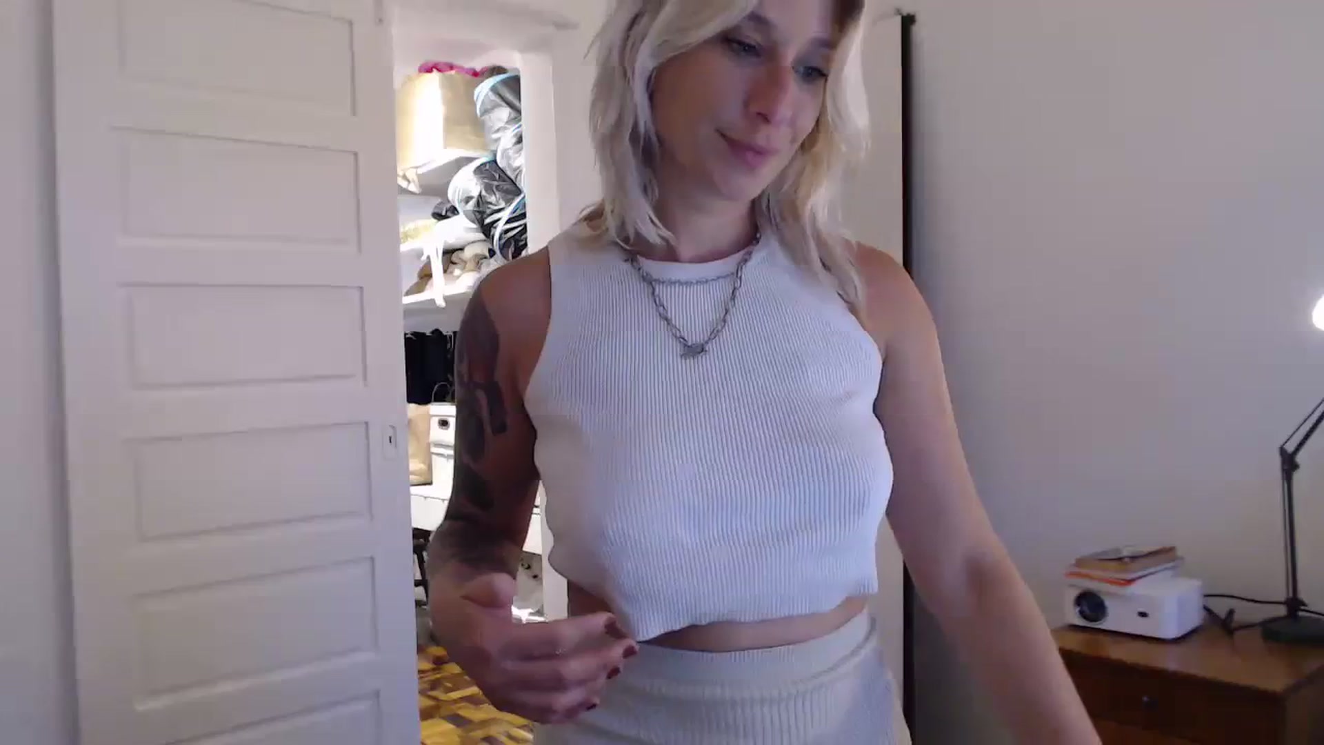 Gallery image thumbnail from Demmetria's myfreecams stream on, 12/18/2023, 22:25 image 13 of 20