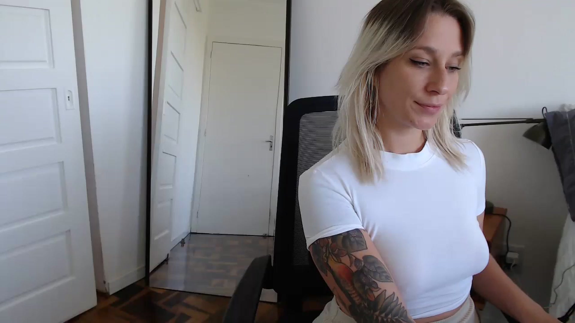 Gallery image thumbnail from Demmetria's myfreecams stream on, 02/01/2024, 19:03 image 16 of 20