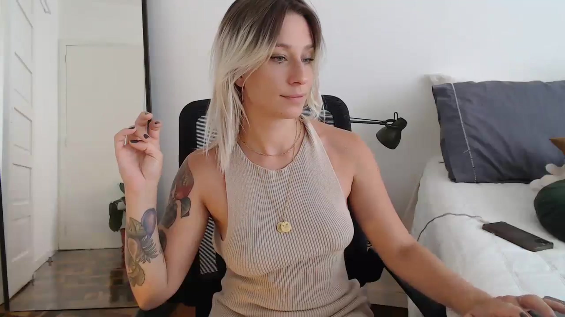 Gallery image thumbnail from Demmetria's myfreecams stream on, 02/15/2024, 16:58 image 4 of 20