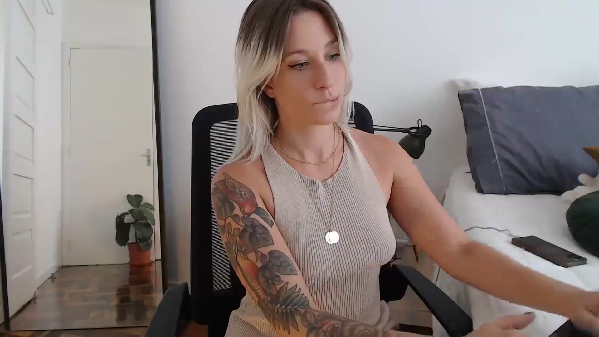 Gallery image thumbnail from Demmetria's myfreecams stream on, 02/15/2024, 16:58 image 7 of 20