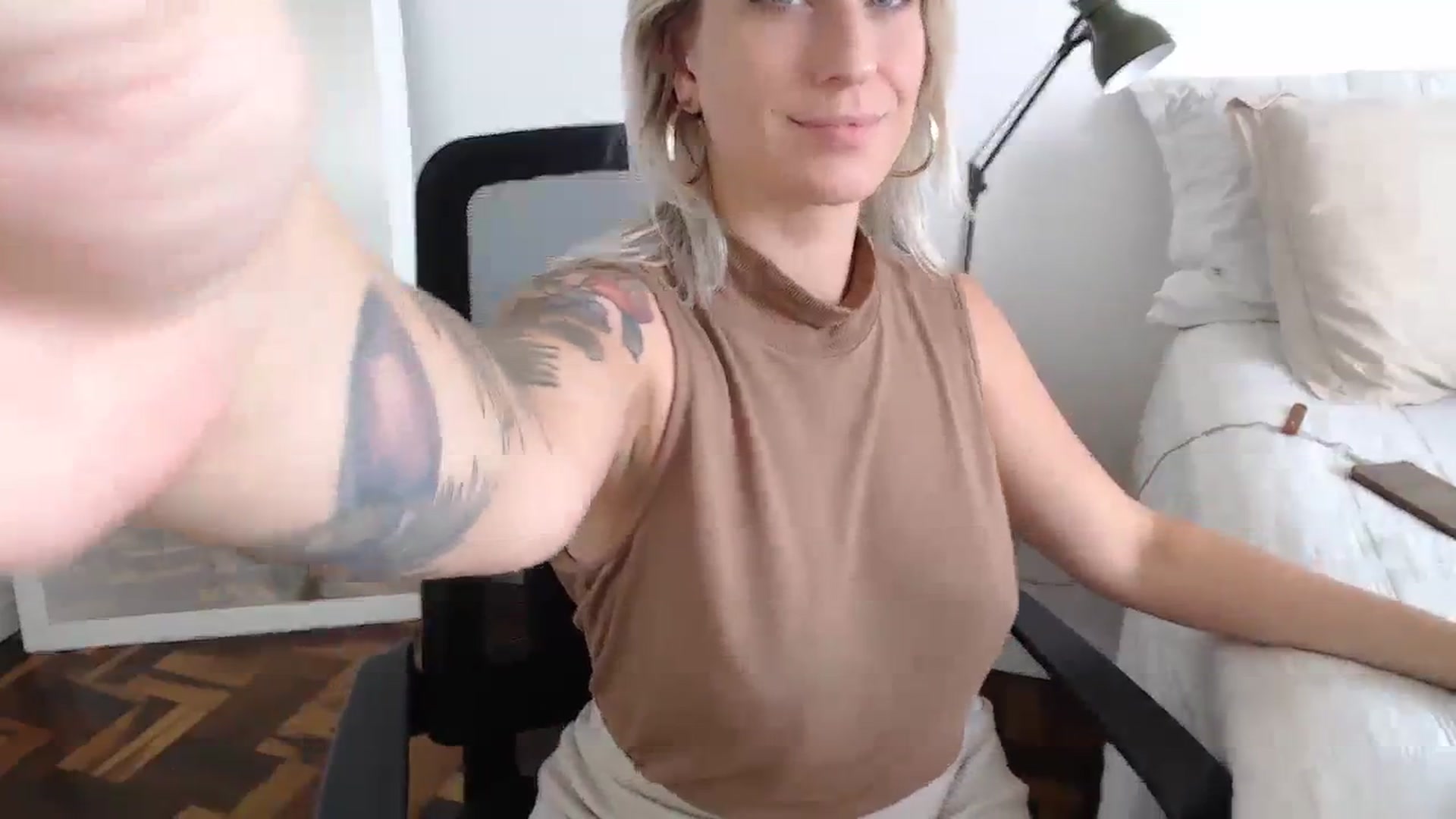 Gallery image thumbnail from Demmetria's myfreecams stream on, 03/06/2024, 17:32 image 7 of 20
