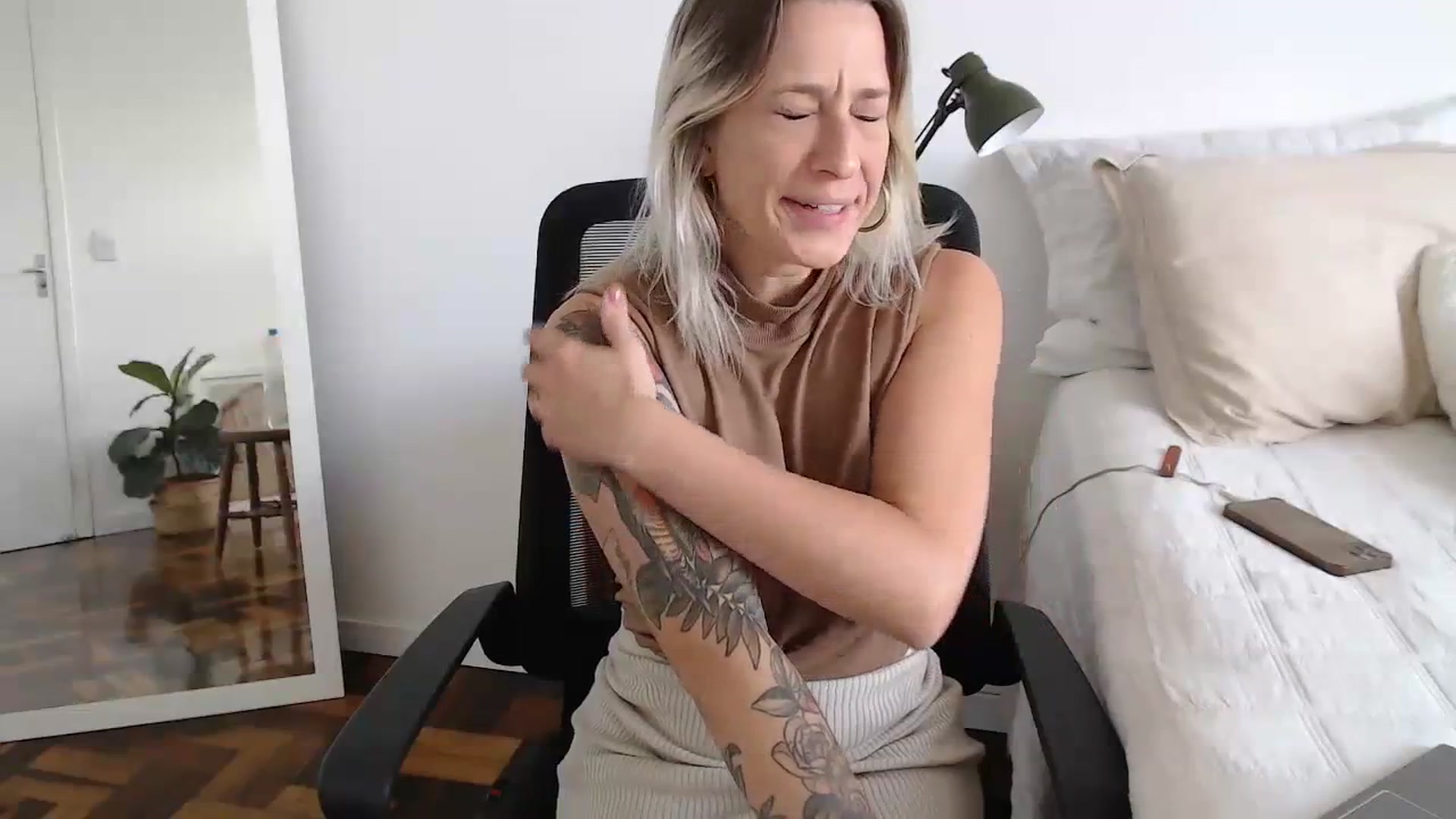 Gallery image thumbnail from Demmetria's myfreecams stream on, 03/06/2024, 17:32 image 3 of 20