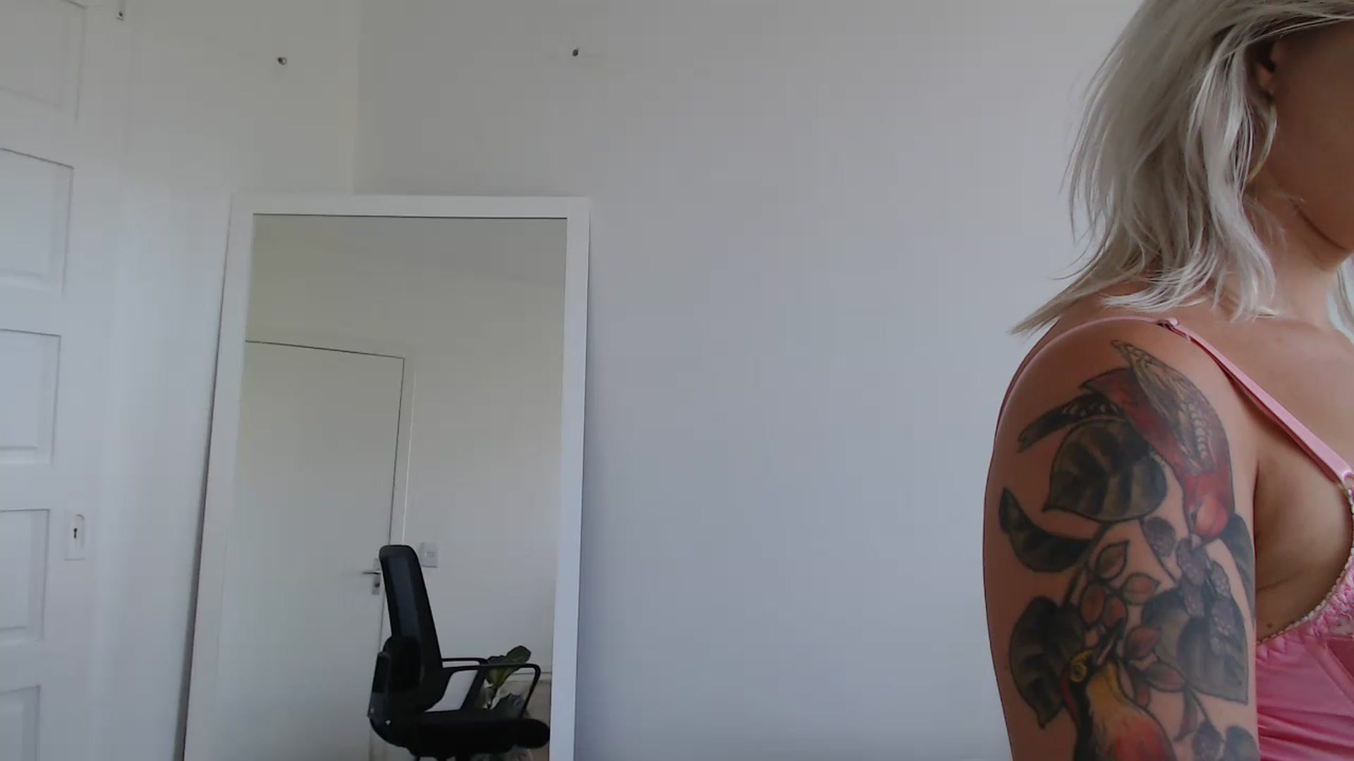 Gallery image thumbnail from Demmetria's myfreecams stream on, 03/07/2024, 19:12 image 16 of 20