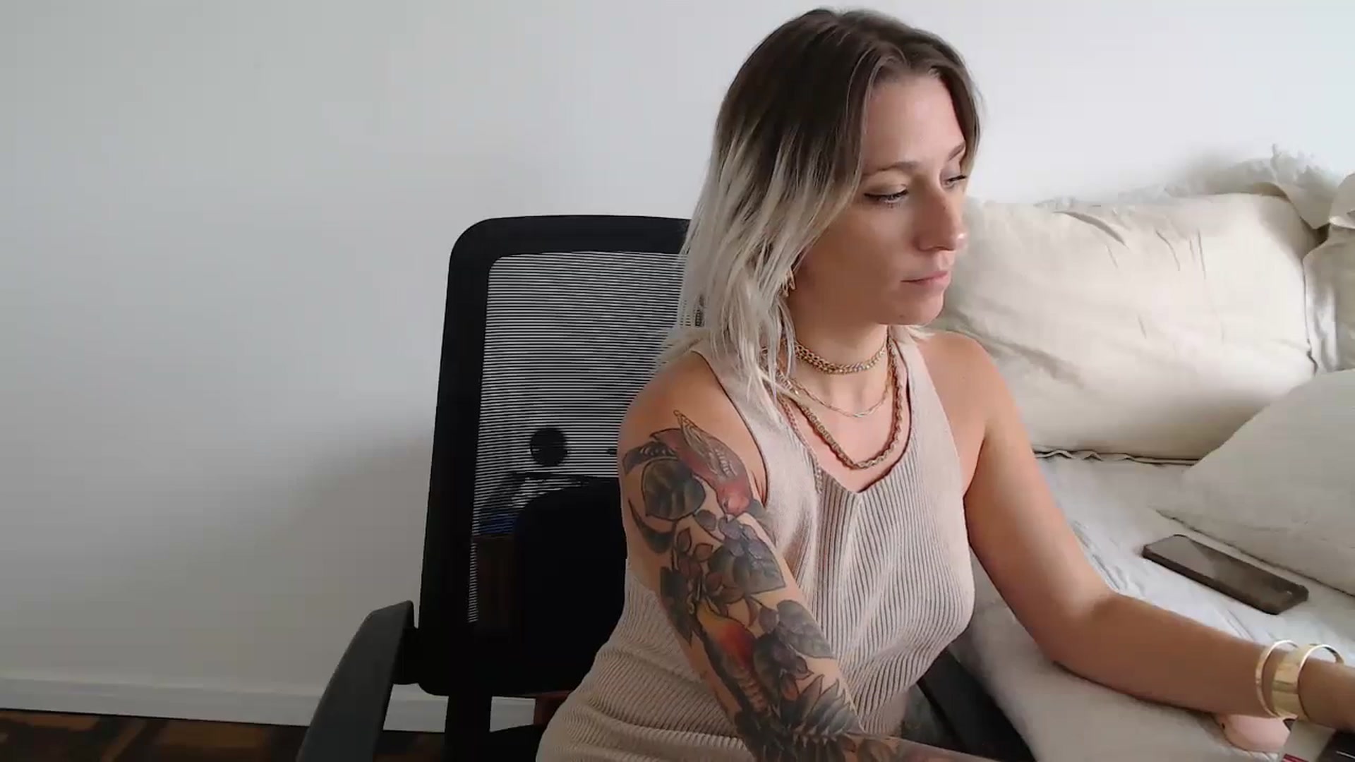 Gallery image thumbnail from Demmetria's myfreecams stream on, 03/13/2024, 18:11 image 20 of 20
