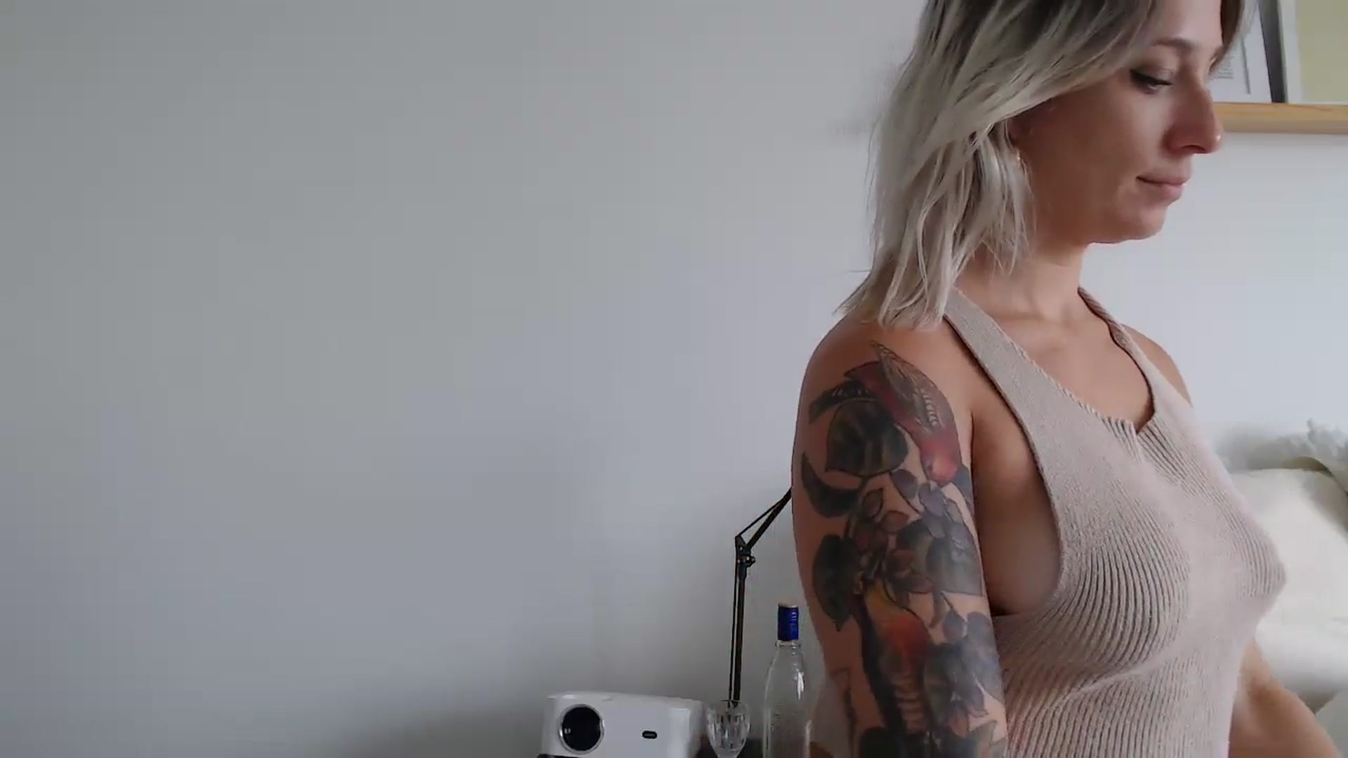 Gallery image thumbnail from Demmetria's myfreecams stream on, 03/13/2024, 18:11 image 4 of 20