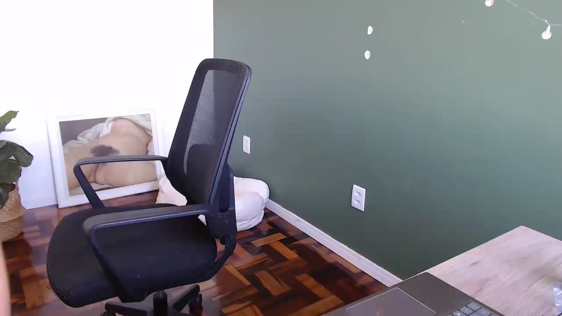 Gallery image thumbnail from Demmetria's myfreecams stream on, 03/20/2024, 18:48 image 2 of 20