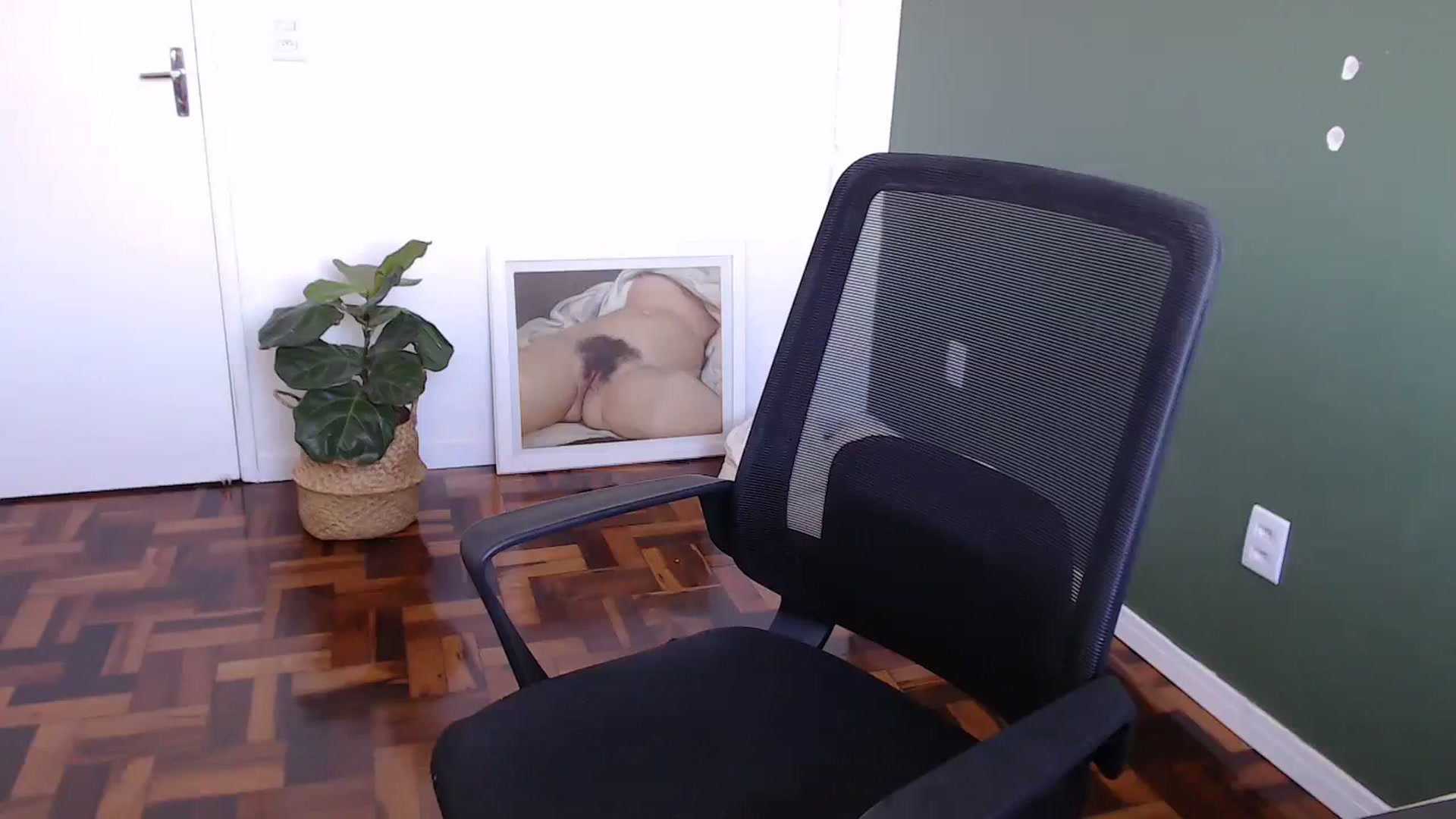 Gallery image thumbnail from Demmetria's myfreecams stream on, 03/20/2024, 19:39 image 14 of 20