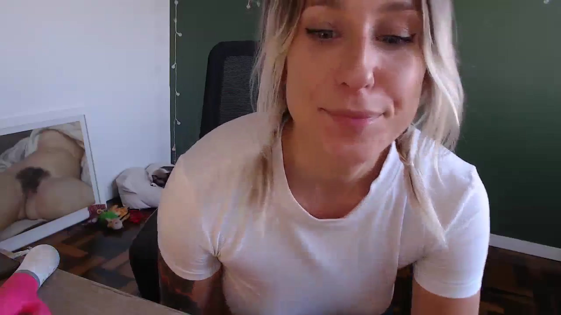 Gallery image thumbnail from Demmetria's myfreecams stream on, 04/08/2024, 19:54 image 14 of 20