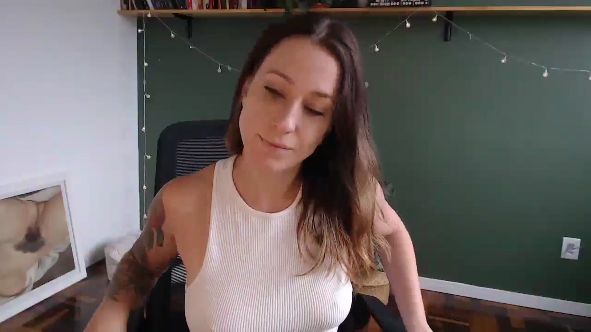 Gallery image thumbnail from Demmetria's myfreecams stream on, 05/13/2024, 13:39 image 4 of 20
