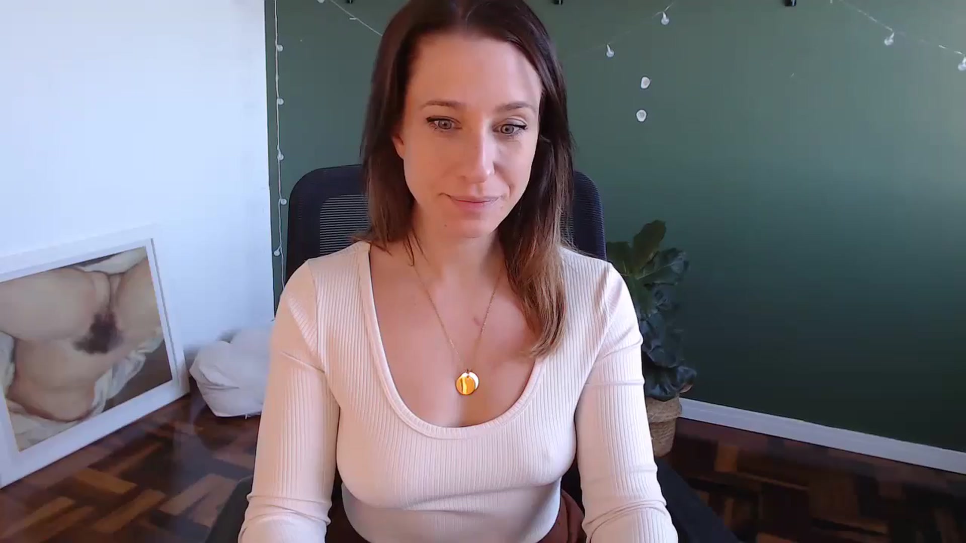 Gallery image thumbnail from Demmetria's myfreecams stream on, 05/14/2024, 13:06 image 9 of 20