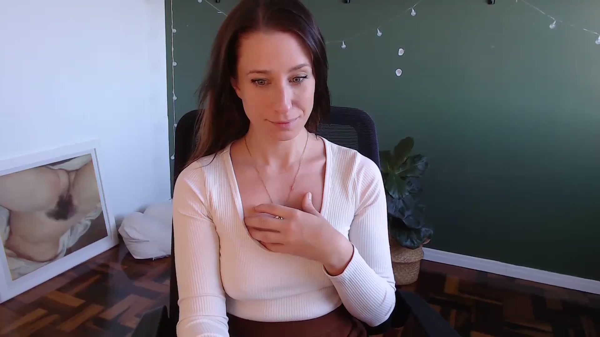 Gallery image thumbnail from Demmetria's myfreecams stream on, 05/14/2024, 13:06 image 3 of 20