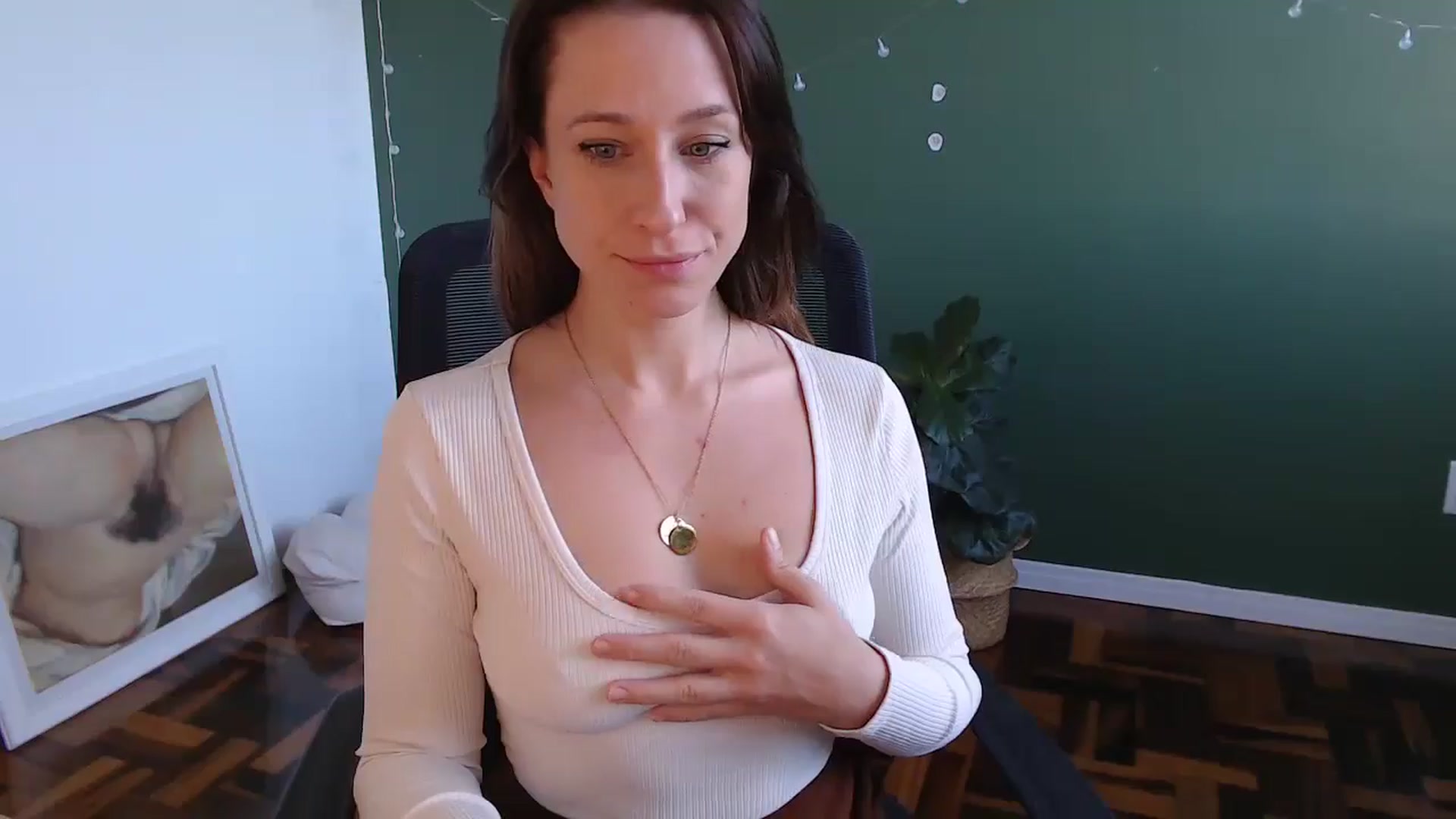 Gallery image thumbnail from Demmetria's myfreecams stream on, 05/14/2024, 13:40 image 16 of 20