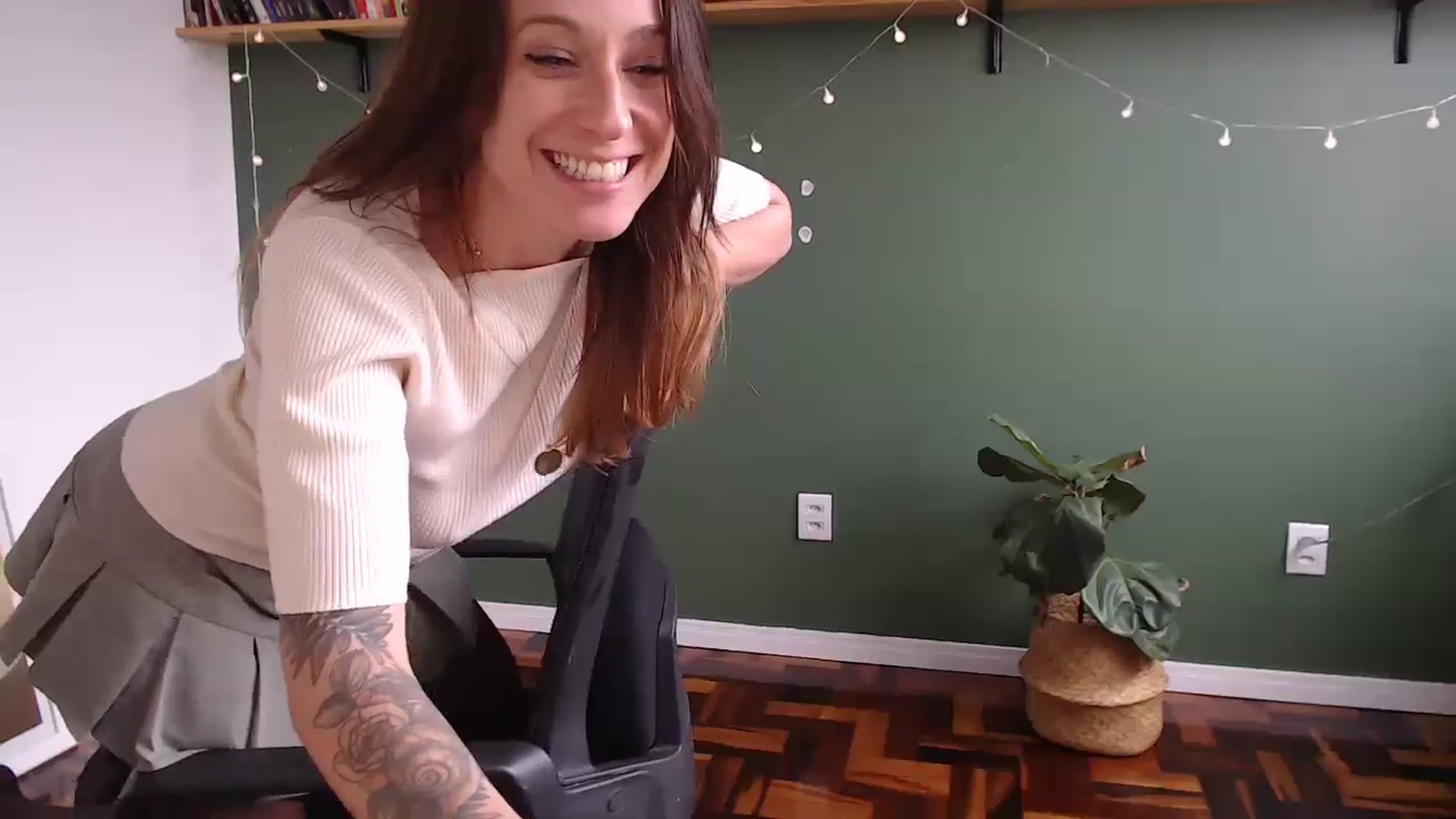 Gallery image thumbnail from Demmetria's myfreecams stream on, 05/28/2024, 18:46 image 7 of 20