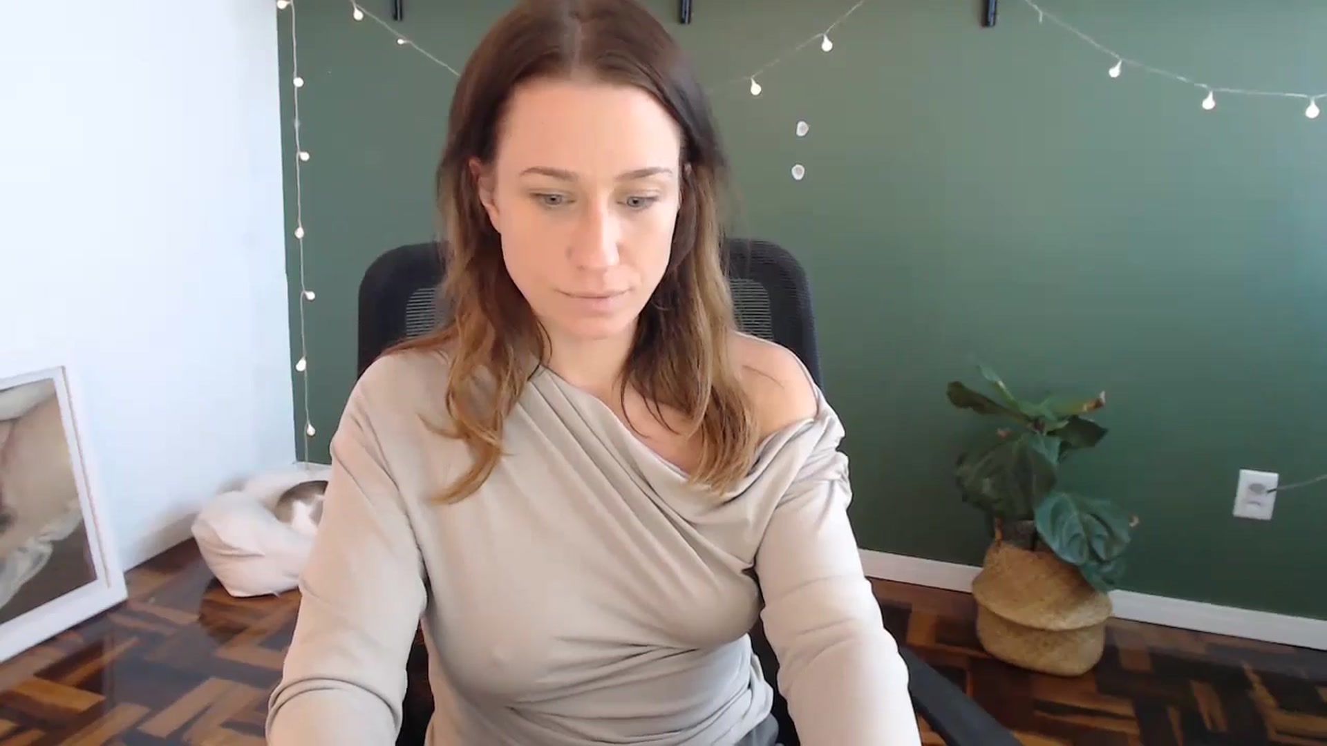 Gallery image thumbnail from Demmetria's myfreecams stream on, 05/29/2024, 18:19 image 10 of 20