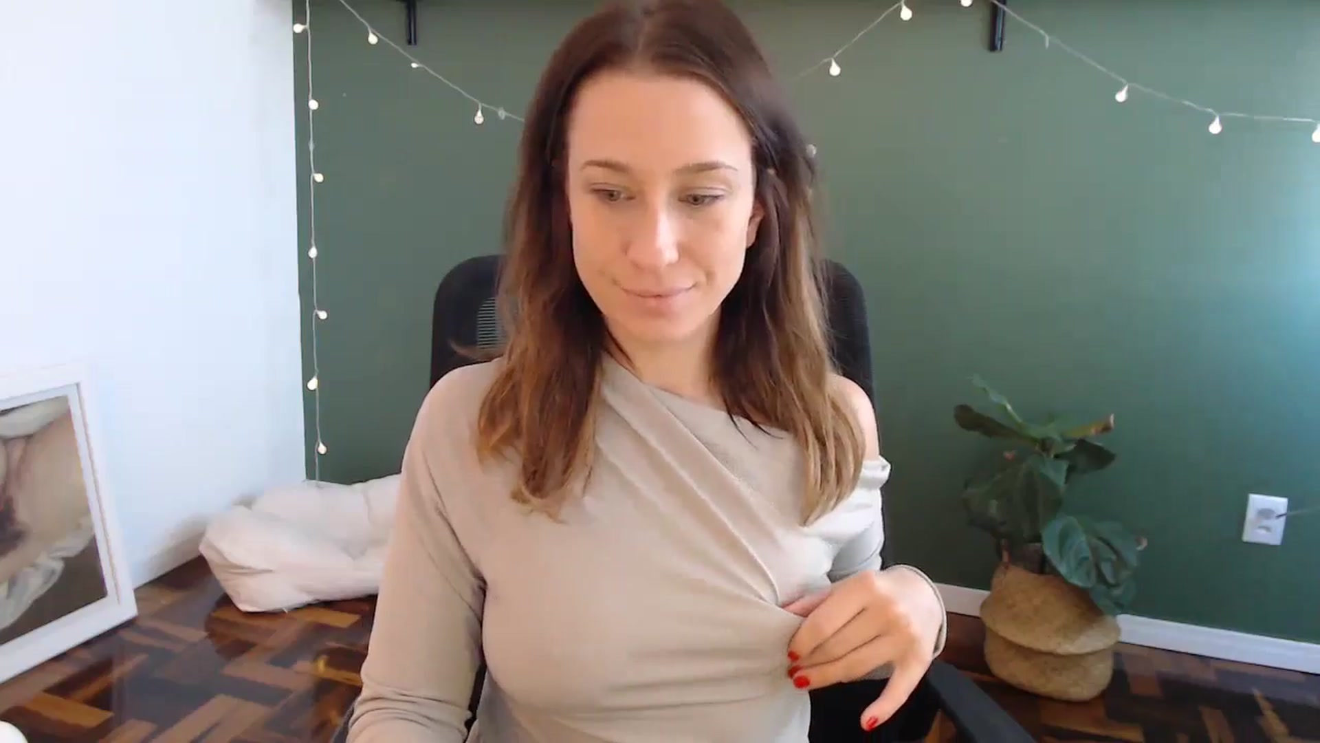 Gallery image thumbnail from Demmetria's myfreecams stream on, 05/29/2024, 18:19 image 2 of 20