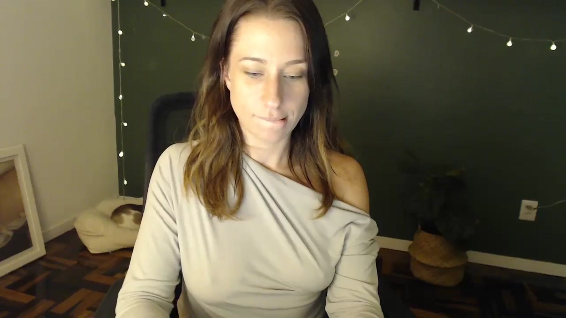 Gallery image thumbnail from Demmetria's myfreecams stream on, 05/29/2024, 18:19 image 16 of 20