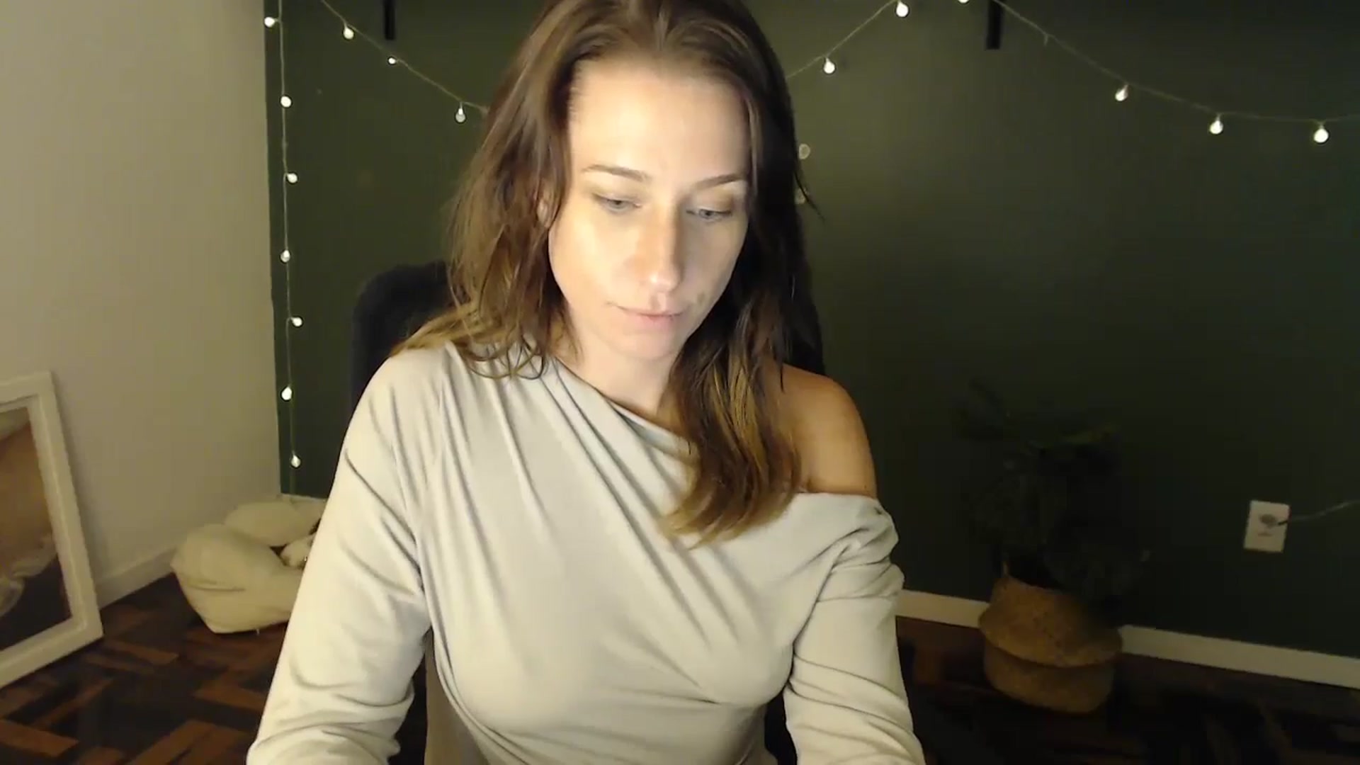 Gallery image thumbnail from Demmetria's myfreecams stream on, 05/29/2024, 19:00 image 5 of 20