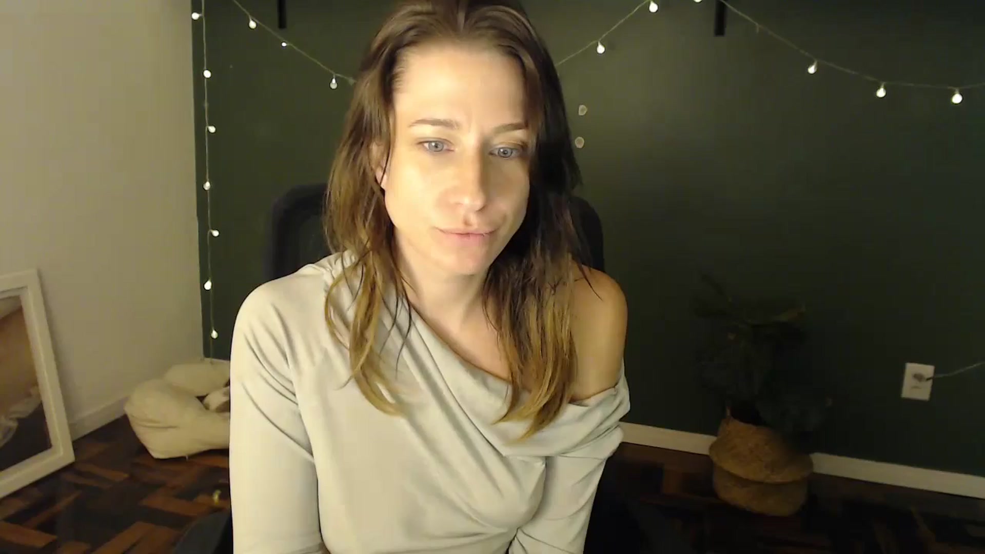 Gallery image thumbnail from Demmetria's myfreecams stream on, 05/29/2024, 19:00 image 1 of 20