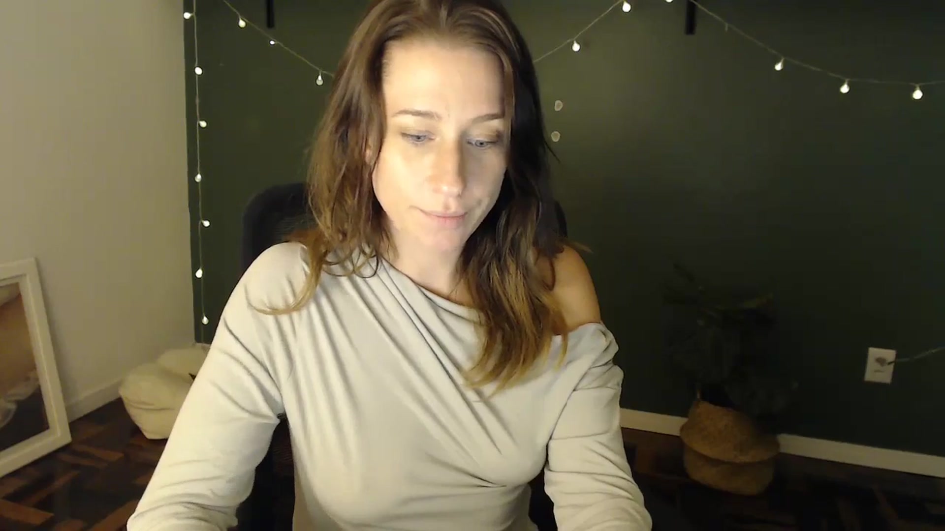 Gallery image thumbnail from Demmetria's myfreecams stream on, 05/29/2024, 19:00 image 6 of 20