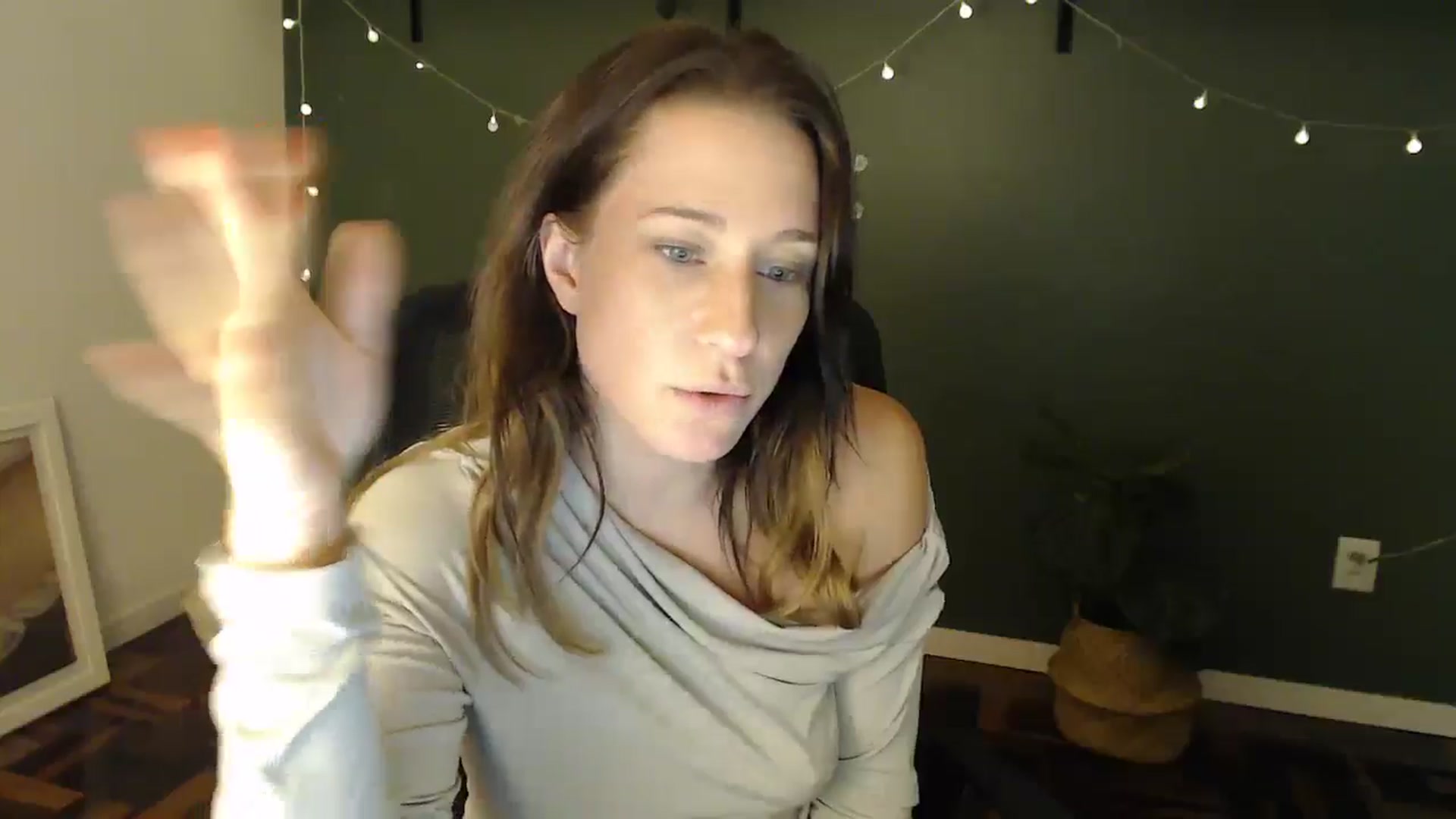 Gallery image thumbnail from Demmetria's myfreecams stream on, 05/29/2024, 19:00 image 13 of 20