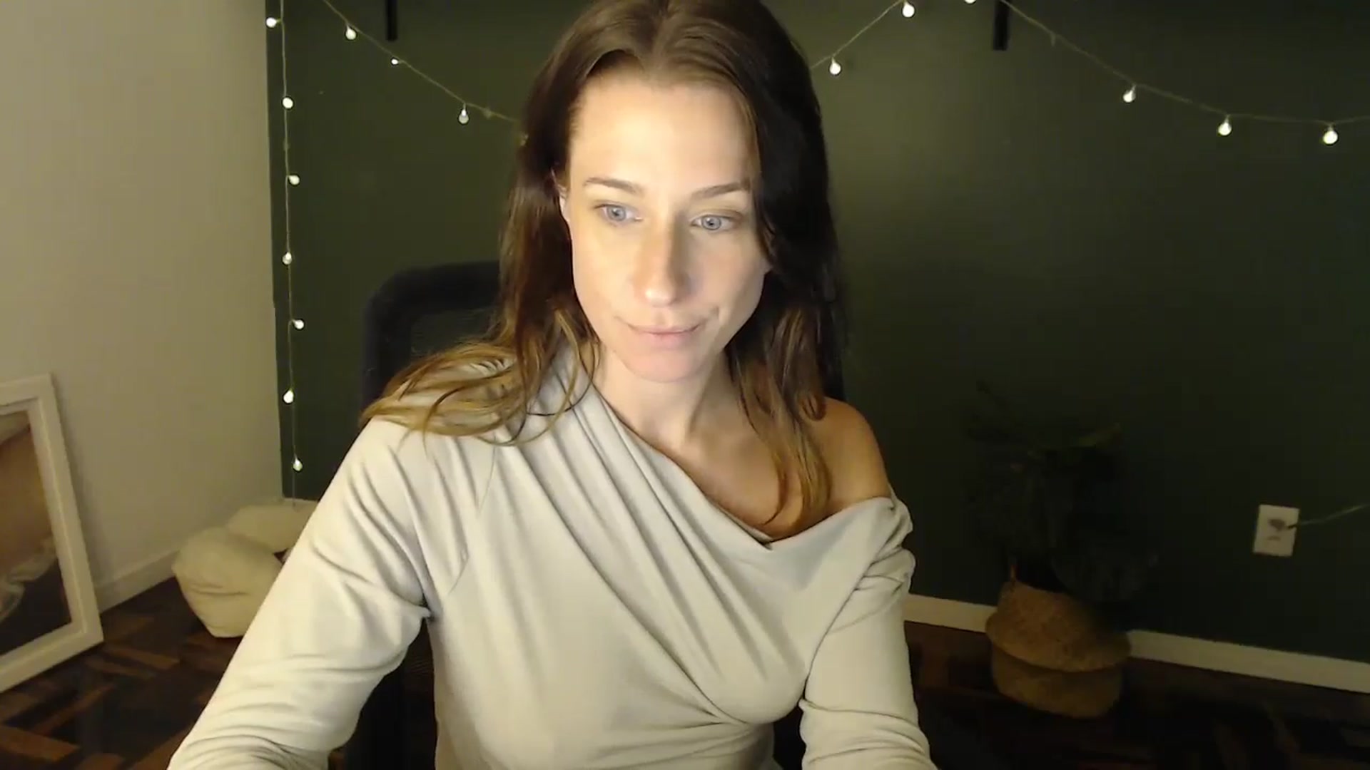 Gallery image thumbnail from Demmetria's myfreecams stream on, 05/29/2024, 19:00 image 11 of 20